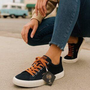 DEUS x CARIUMA Suede OCA Low Sneakers Black/Orange 8.5W / 7M — NEW!